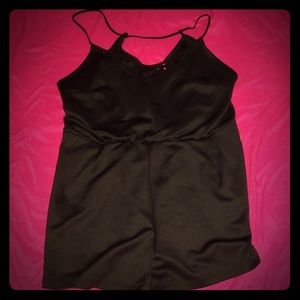 Jumper with cute straps. Zipper back